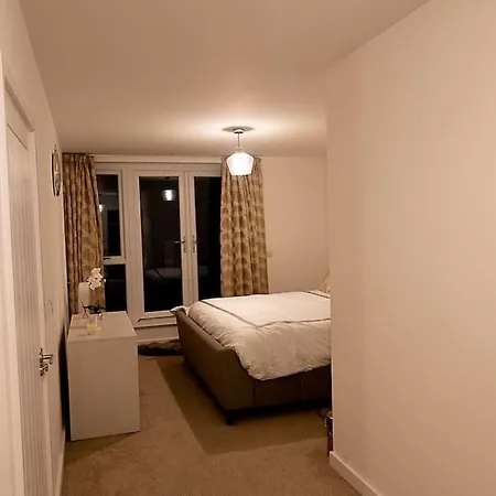 Exquisite Cozy House, Close To Train Station And Amenities Villa