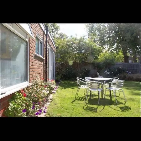Homestay Wandworth, South Deluxe King 2 *