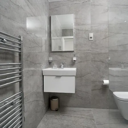 Apartment Oxford Street 2 Bedr, 3 Beds, 2,5 Bath, 2 Min Subway