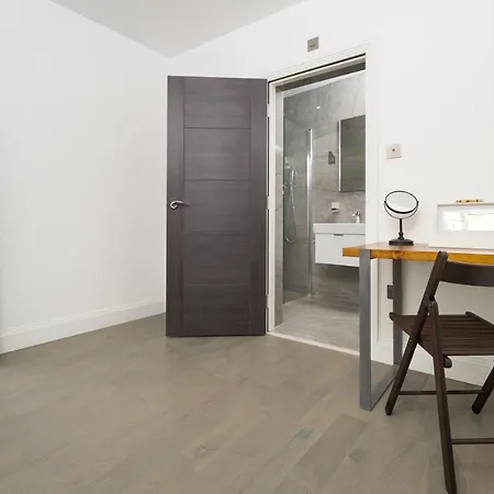 Oxford Street 2 Bedr, 3 Beds, 2,5 Bath, 2 Min Subway *