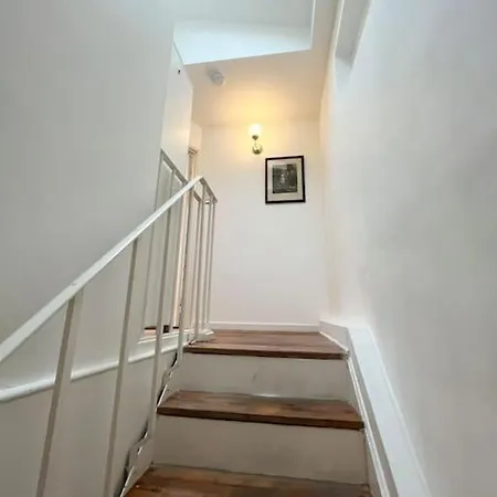 Cosy Apt 5mins Walk From Station Londres