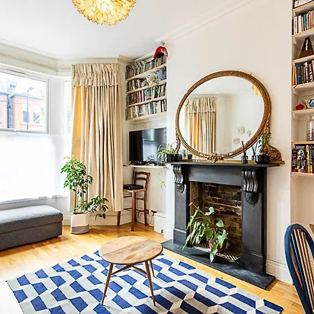 Apartment Charming Acton Dollhouse *