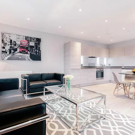 Roomspace Serviced - Vertex House *