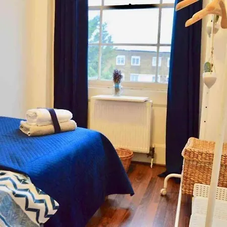 Cute 3 Bedroom Flat In Islington + Parking