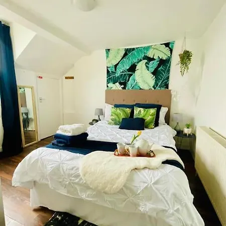 Cute 3 Bedroom Flat In Islington + Parking Apartmán Londýn