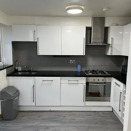 Holiday home Three Bedroom House In Tooting By Star *