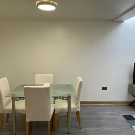 Three Bedroom House In Tooting By Star Holiday home *
