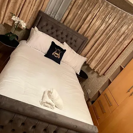 Apartment Tj Homes - One Double Bed With Garden View - Next To Tube Station Ruislip