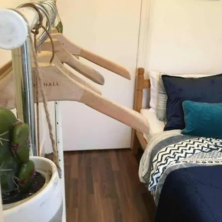 Cute 3 Bedroom Flat In Islington + Parking *