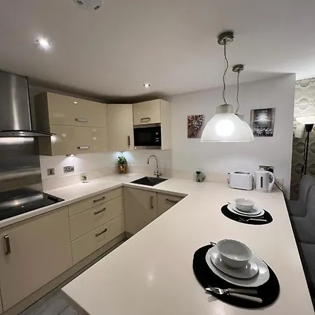Modern 2 Bedroom Flat Fulham