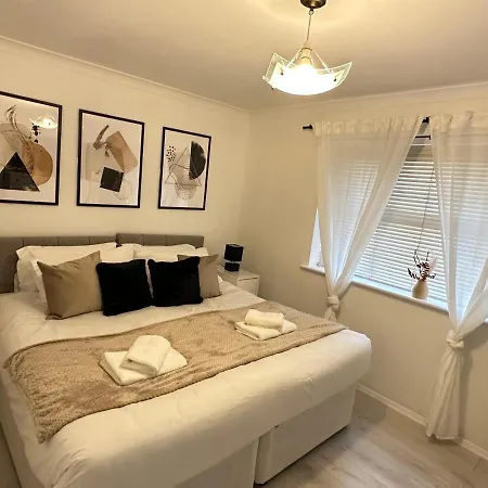 Stylish 1 Bedroom Close To Tooting Bec Station Apartment London