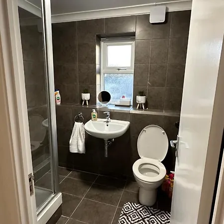 Stylish 1 Bedroom Close To Tooting Bec Station * London