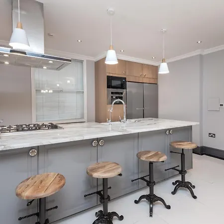 Villa The House - Entire London