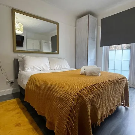 Apartment Beautiful Private In Willesden London