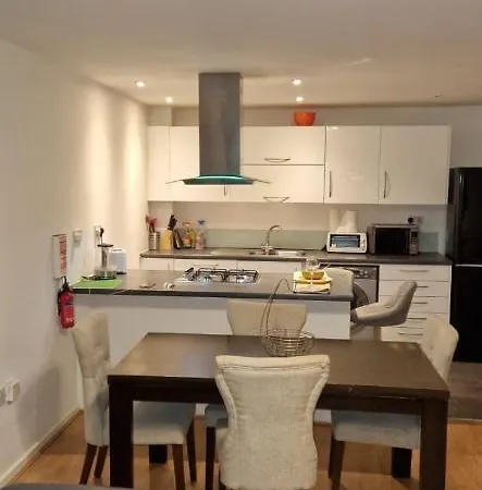 Apartment Docklands 2 Bedroom 2 Bath