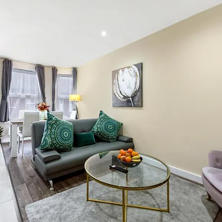 Family Friendly, Zone 2, 2 Beds, Overground