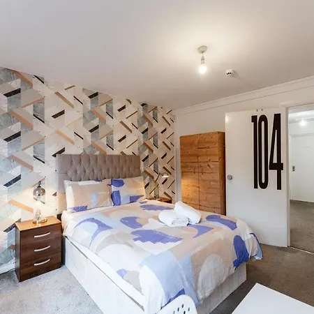Whitechapel En-suite Beds To * London
