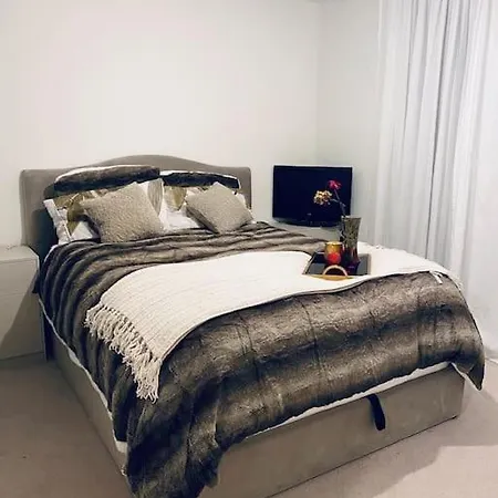 Stunning 1 Bed Luxury London