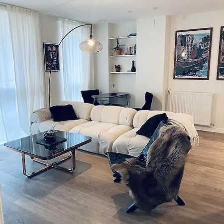 Stunning 1 Bed Luxury *
