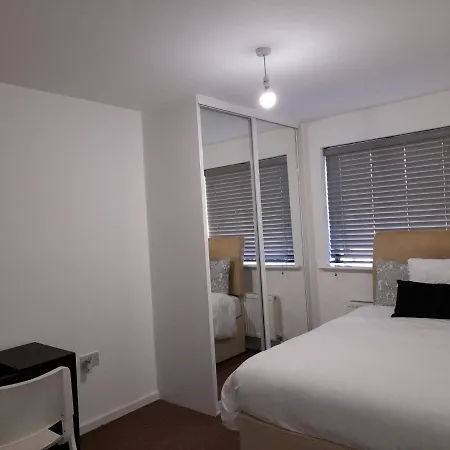 Docklands 2 Bedroom 2 Bath *