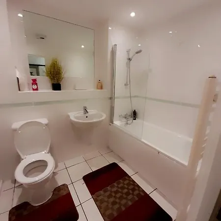 Apartment Docklands 2 Bedroom 2 Bath London