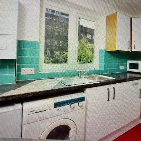 Impeccable 1-bed In Apartment London