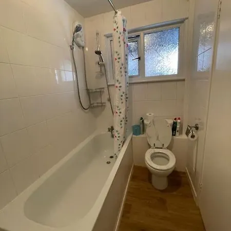 Spacious Bungalow In London, Near Central London, The Excel Centre And The O2, Ideal For Families London