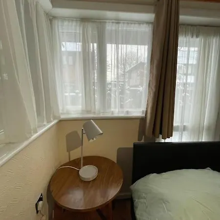 Holiday home Spacious Bungalow In London, Near Central London, The Excel Centre And The O2, Ideal For Families London