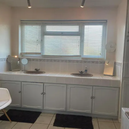 Inviting You To Your From 10 Minutes From Stratford Westfield Apartment *