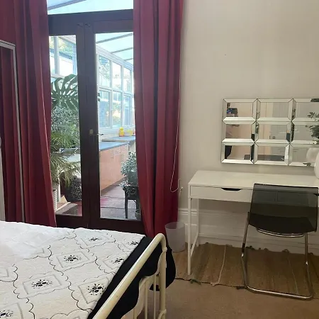 Inviting You To Your From 10 Minutes From Stratford Westfield Apartment
