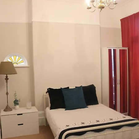 Inviting You To Your From 10 Minutes From Stratford Westfield * London
