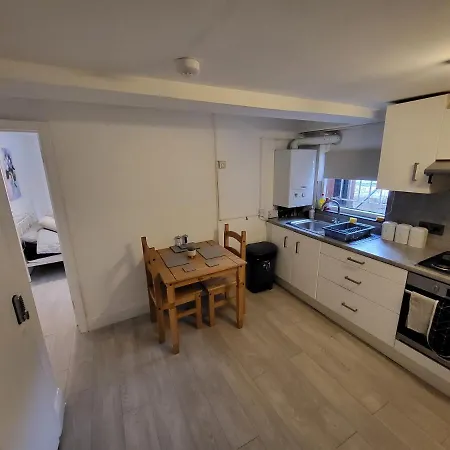 Cosy By Clapham South Underground! Apartment *