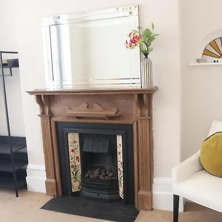 Apartment Inviting You To Your From 10 Minutes From Stratford Westfield London