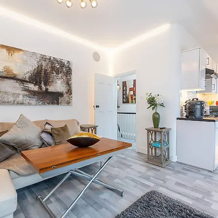 Stylish, Modern, Kensington * London