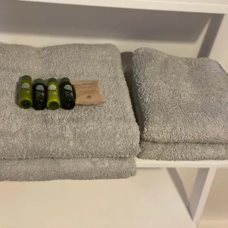 Spacious 1 Bedroom Flat In *