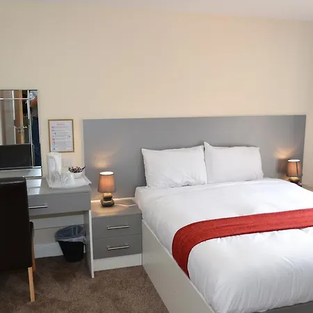 Heathrow Travellers Hub Bed & Breakfast 3*