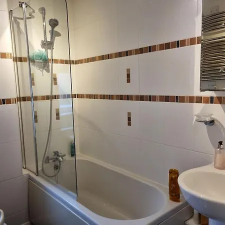 Lovely Double Near Hospital, Uni And Airport * Cowley (Greater London)