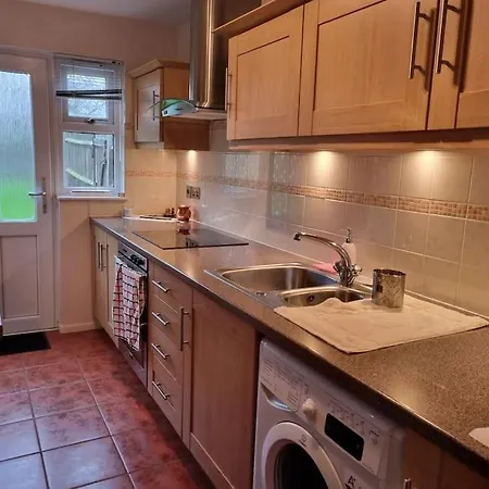 Lovely Double Near Hospital, Uni And Airport Cowley (Greater London)