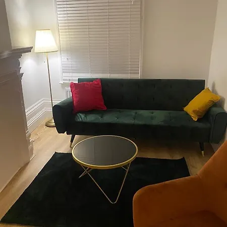 Apartment I&j *
