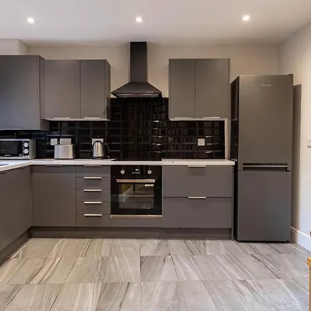 Camden Next To Market And Tube Station Apartment