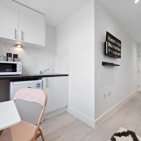 Crystal Palace Suites *