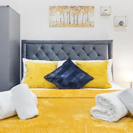 Gasthof Crystal Palace Suites *