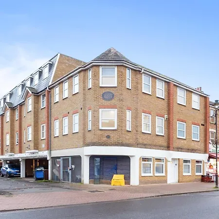 Crystal Palace Suites * London