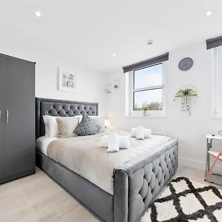 Crystal Palace Suites London