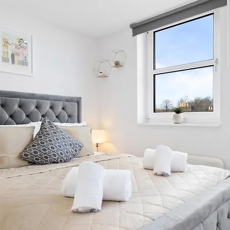 Crystal Palace Suites Gasthof *