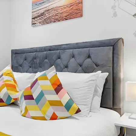 Crystal Palace Suites Gasthof *
