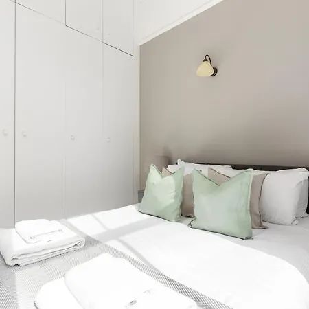 The Kensington Apartment