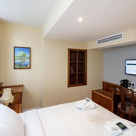 Limehouse Library Hotel 4*