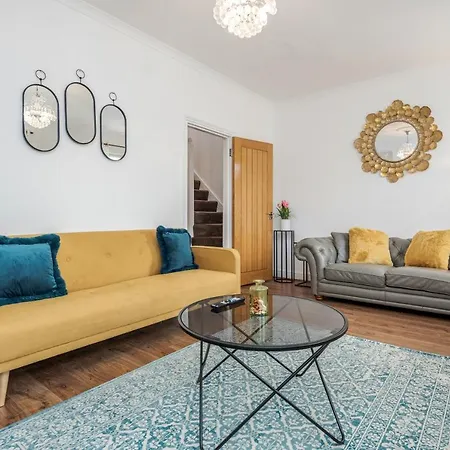 Entire Lovely Family With Parking, Wifi, Netflix, Self Check-in