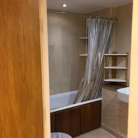 Lovely In Modern Homestay London